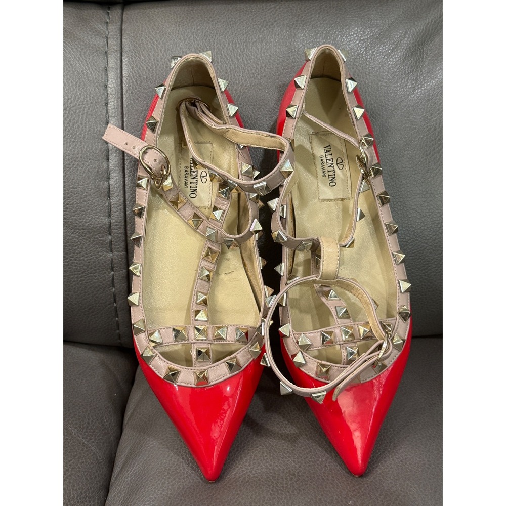 Valentino Garavani Rockstud Cage Flats Red Patent Leather Beige Straps Size 34